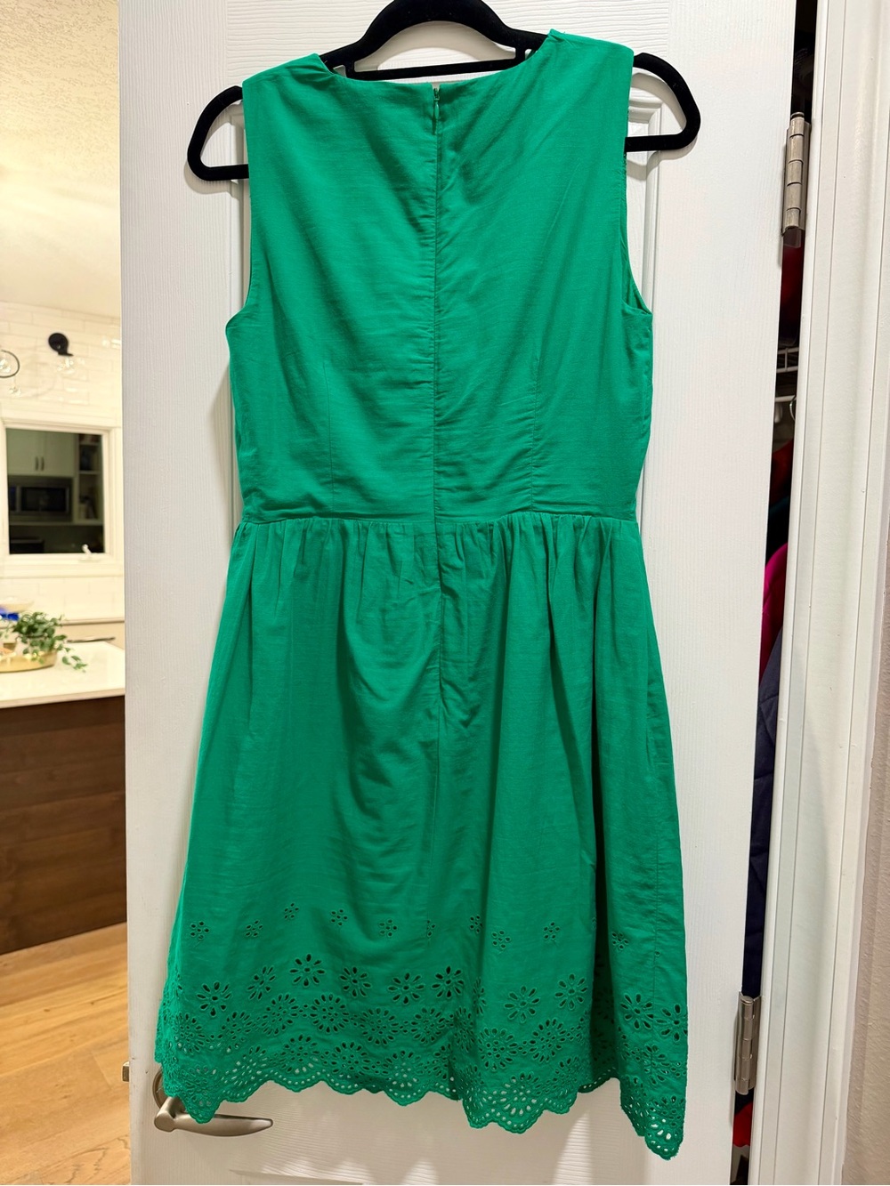 J. Crew Green Eyelet V-Neck Dress Like New Size 10 - Picture 2 of 4